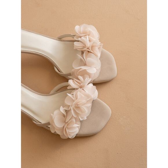 Oasis Society The Noor Light Grey Romantic Petal Detail Heels - Picture 3 of 3